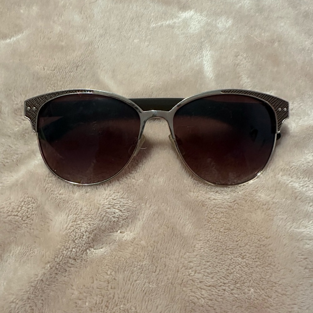 Brown sunglasses